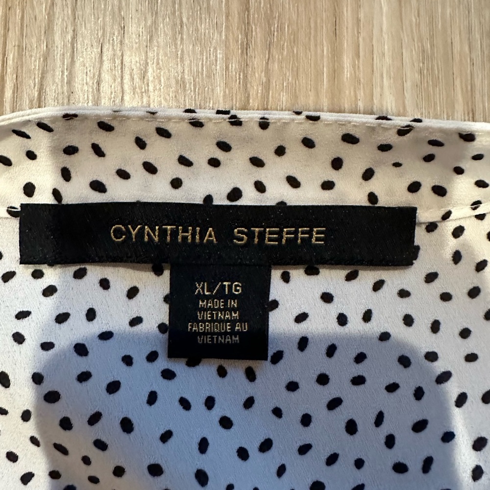 blouse - Picture 2 of 2